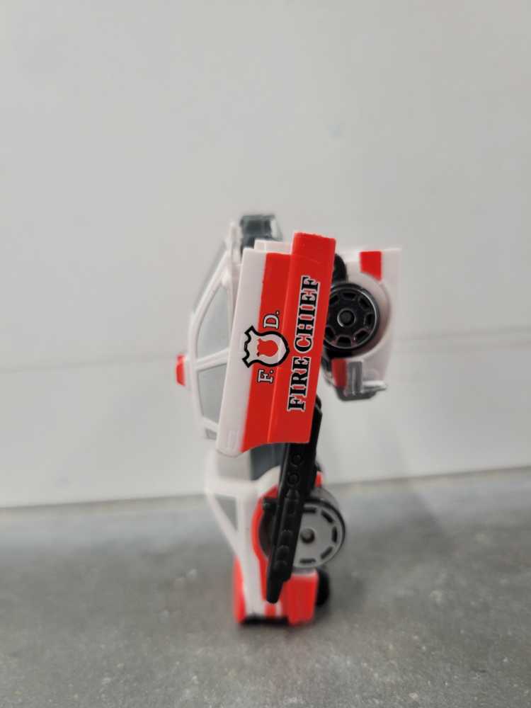 Prowl With Optimus Prime - Hasbro (Universe) action figure collectible - Main Image 3
