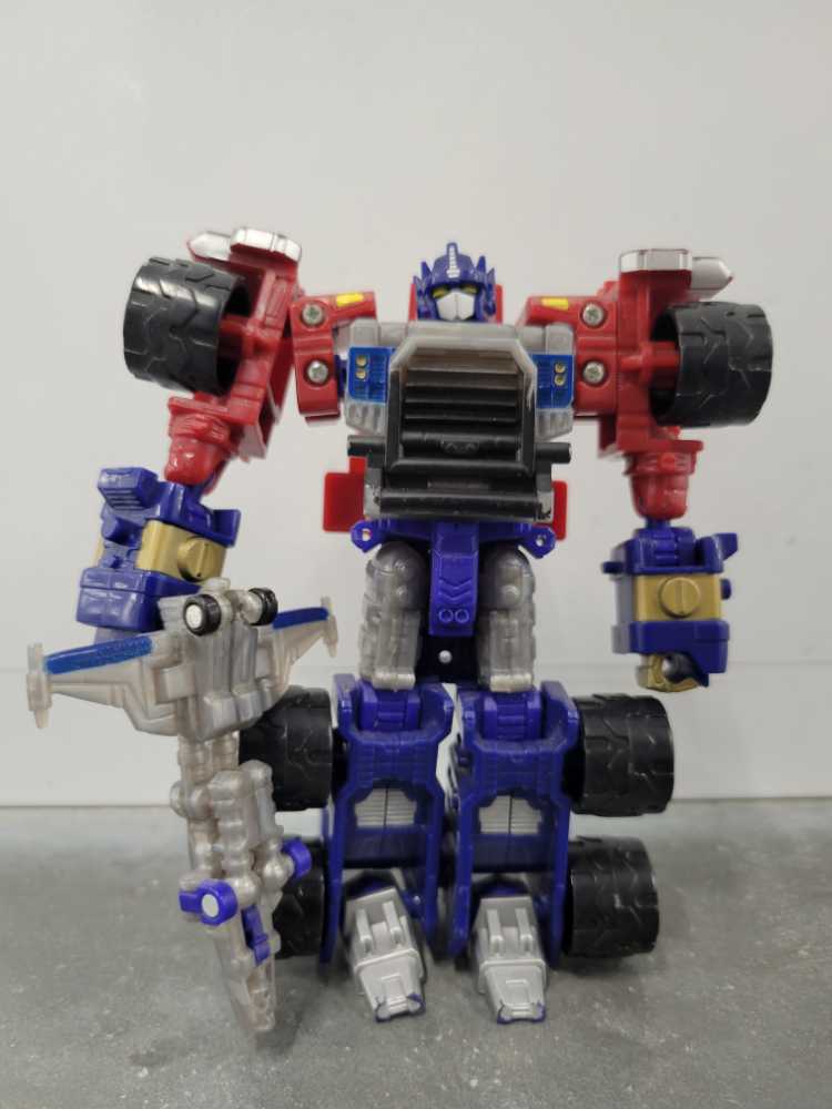 Optimus Prime With Over Run Super Con 3rd - Hasbro (Armada) action figure collectible - Main Image 2