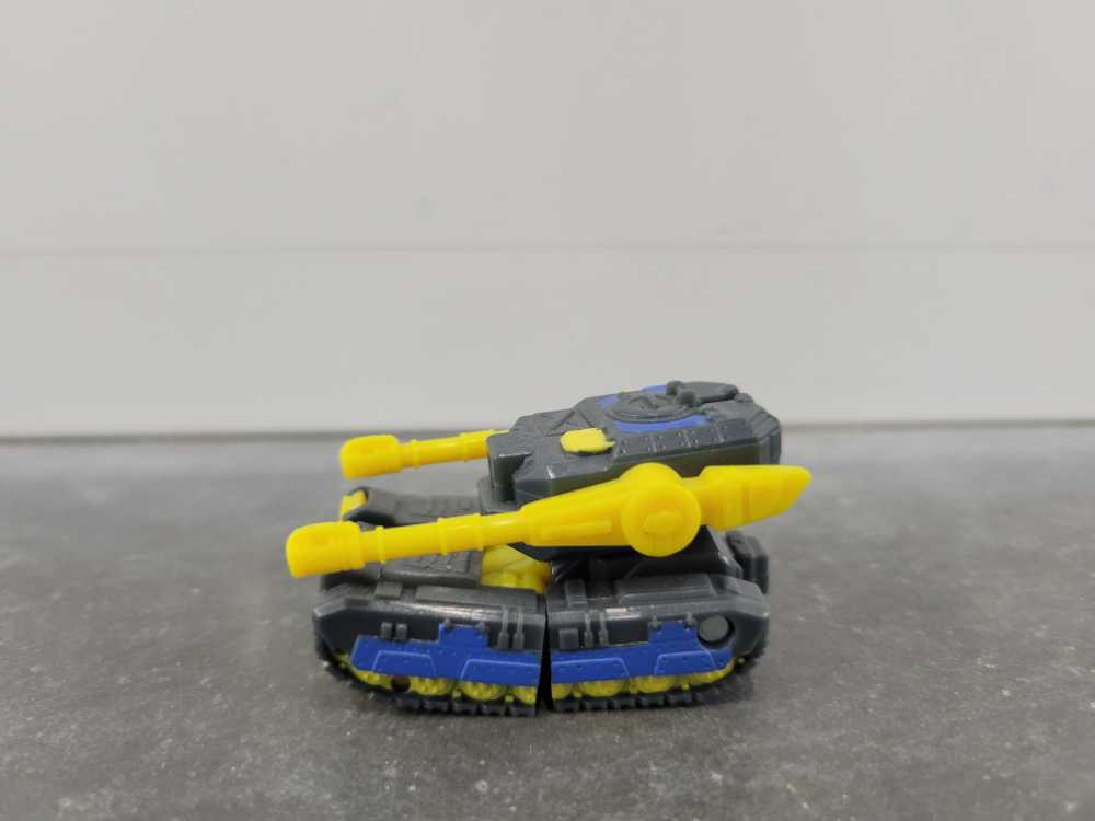 Dualor (Vehicle Mode) 2nd - Hasbro (Armada) action figure collectible - Main Image 1