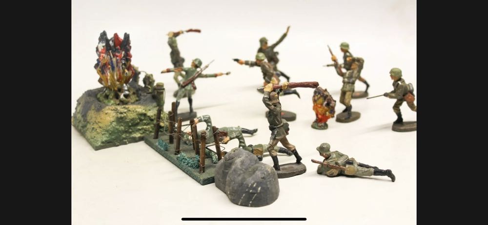 Elastolin German Assault Team  (German) action figure collectible - Main Image 1