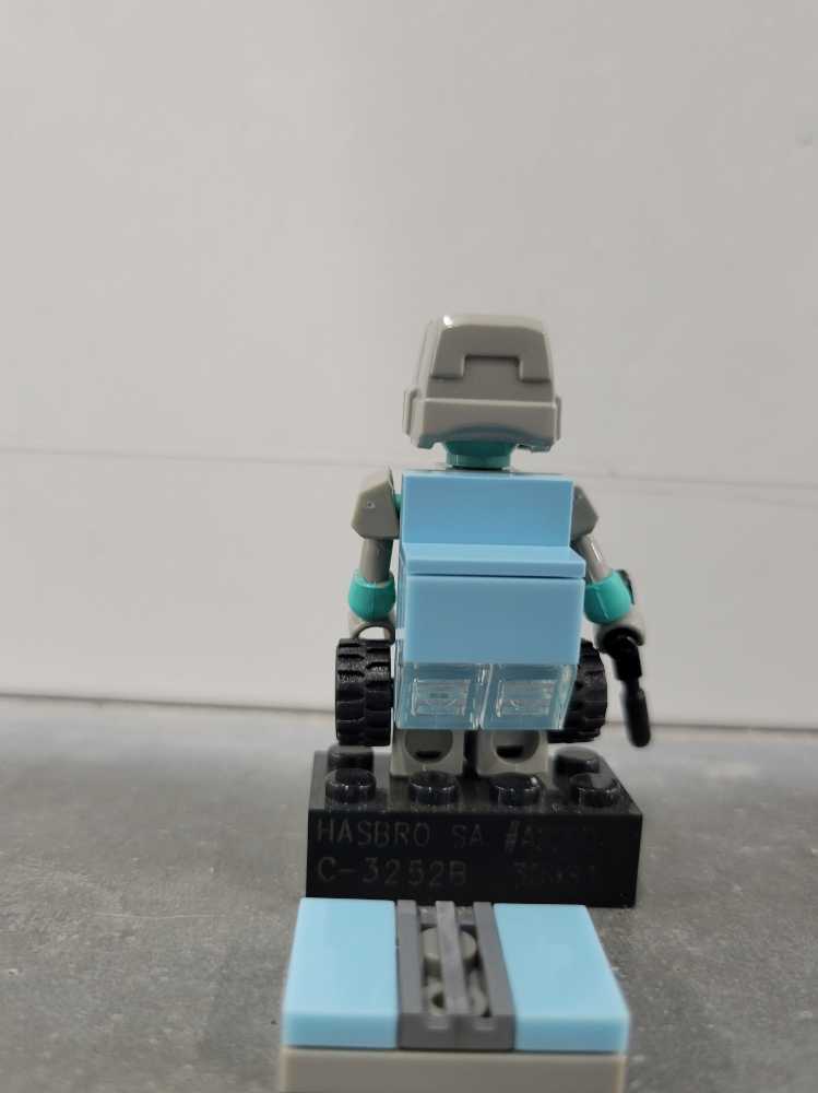 Kup - Hasbro (Kre-o) action figure collectible - Main Image 3