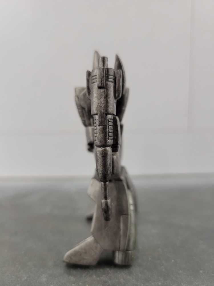 Dirge Pewter - Takara (Heroes Of Cybertron SCF) action figure collectible - Main Image 4