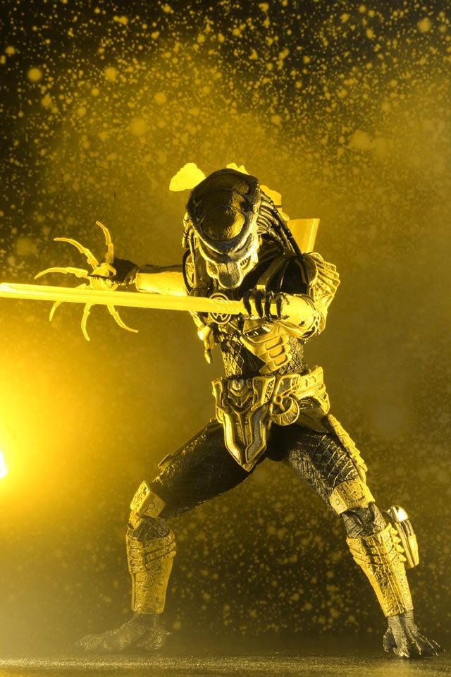 Yellow Lantern Predator - Neca (Green Lantern vs Predator) action figure collectible - Main Image 2