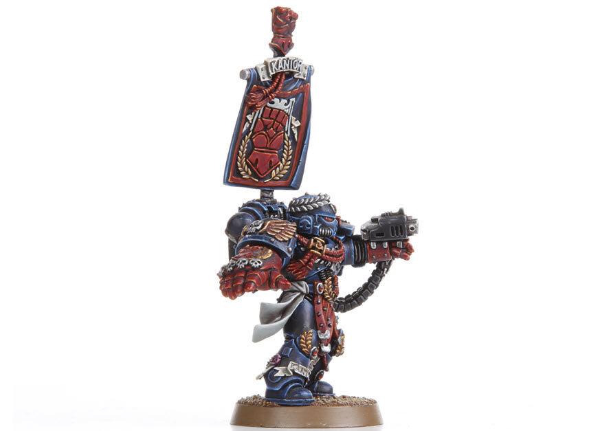 Crimson Fist Chapter Master Pedro Kantor - Games Workshops (Warhammer 40.000 Space Marine) action figure collectible - Main Image 3