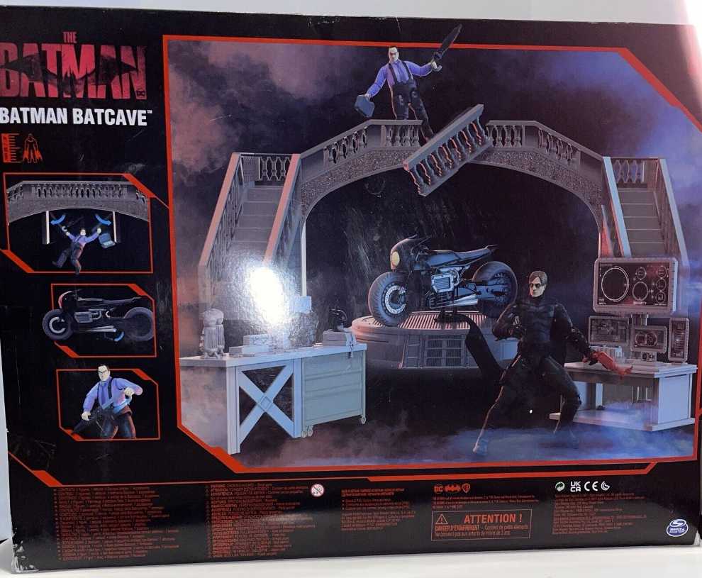 Batman Batcave With Exclusive Batman And Penguin Action Figures And Batcycle The Batman Movie Collectible - Spin Master (The Batman) action figure collectible [Barcode 778988368398] - Main Image 2