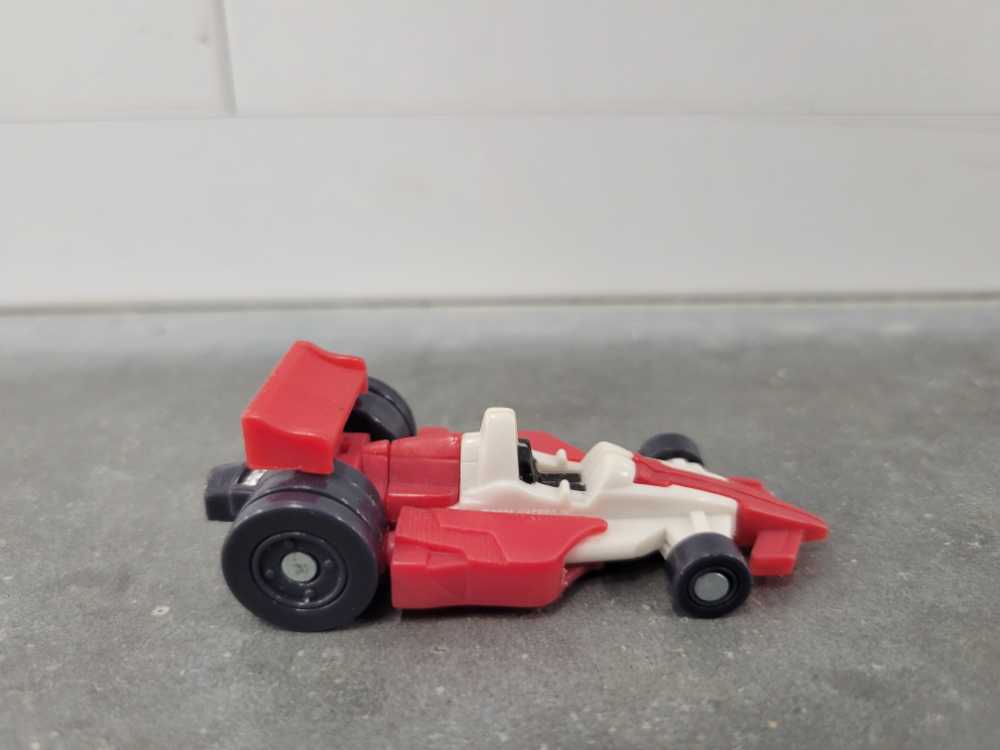 Mirage Road Assault (Vehicle Mode) - Hasbro (Armada) action figure collectible - Main Image 3