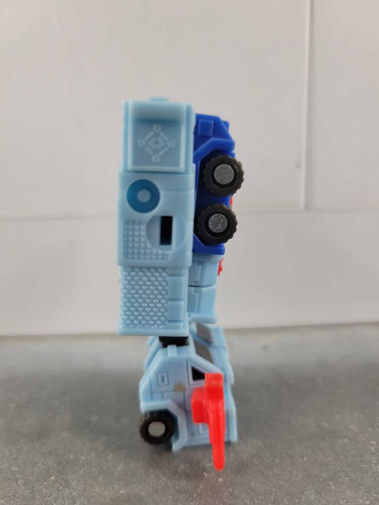 Firebot Recolor With Prowl And Makeshift Emergency Team - Hasbro (Armada) action figure collectible - Main Image 2