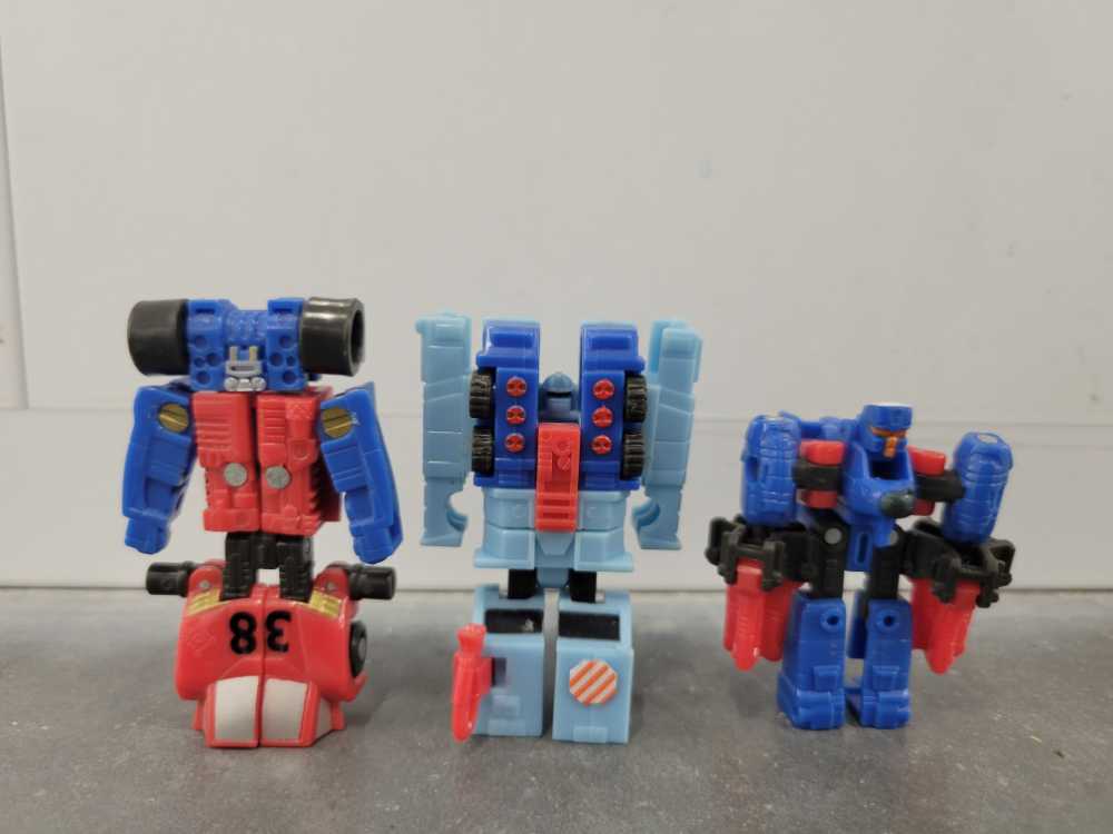 Firebot Recolor With Prowl And Makeshift Emergency Team - Hasbro (Armada) action figure collectible - Main Image 4