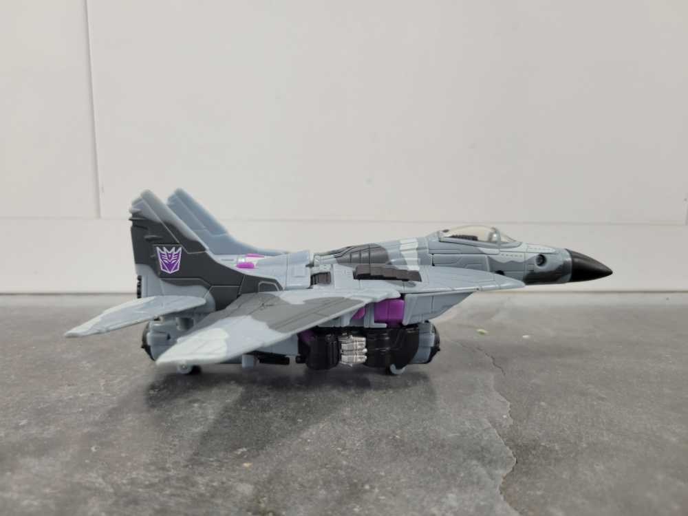 Dreadwing (Jet Mode) - Hasbro (Movie) action figure collectible - Main Image 3
