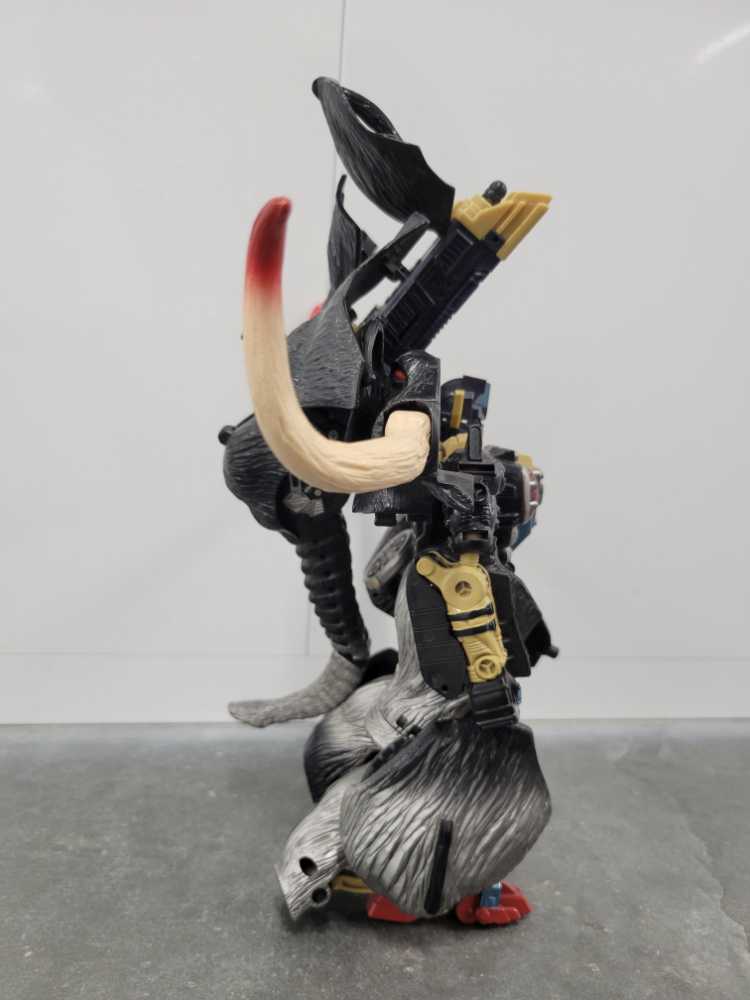 Nemesis Prime 2nd Target - Hasbro (Universe) action figure collectible - Main Image 3