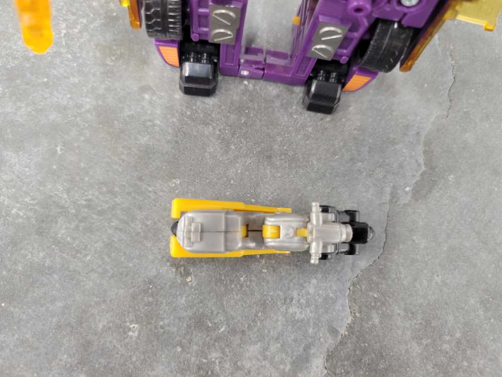 Search and Destroy, Oil Slick VS Crystal Widow - Hasbro (Universe) action figure collectible - Main Image 3