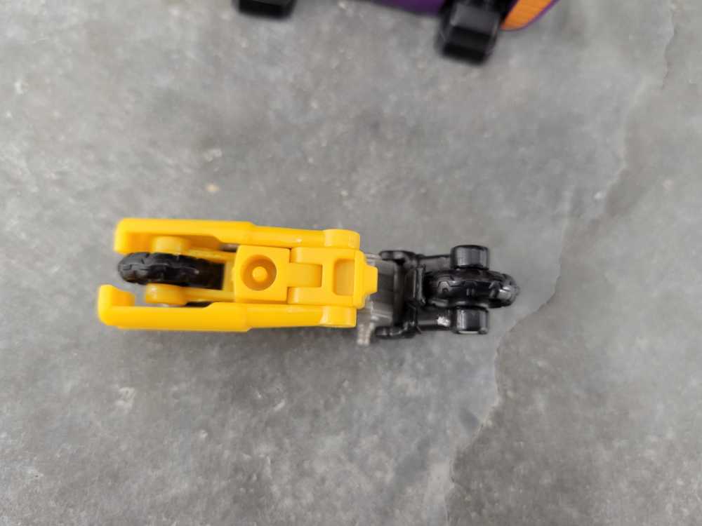 Search and Destroy, Oil Slick VS Crystal Widow - Hasbro (Universe) action figure collectible - Main Image 4