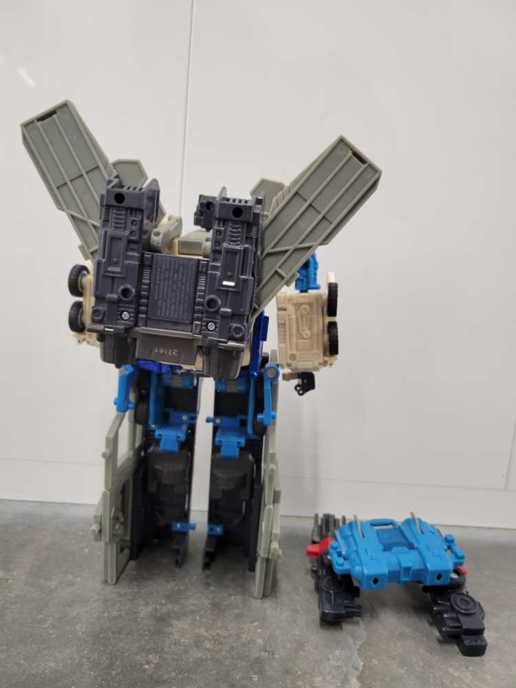 Ultra Magnus Sam’s Club Missing 2 Missiles - Hasbro (Universe) action figure collectible - Main Image 4