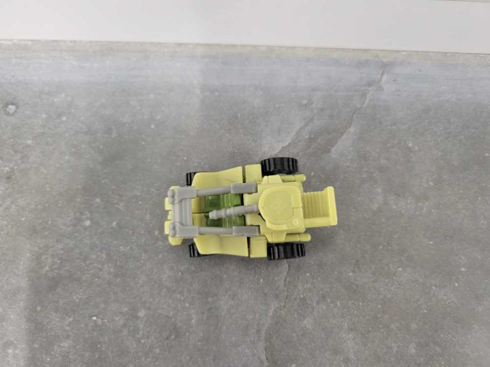 Dune Runner with Iceberg and Ransack Adventure Team (Vehicle Mode) - Hasbro (Armada) action figure collectible - Main Image 2