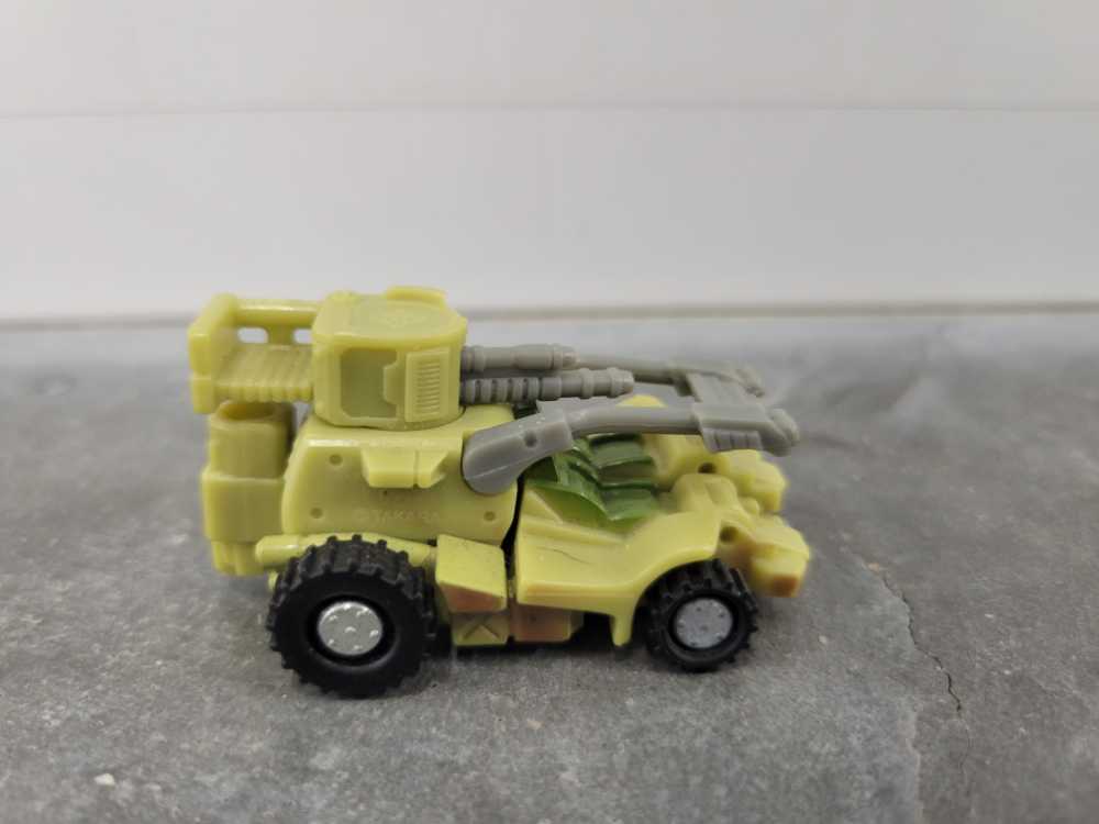 Dune Runner with Iceberg and Ransack Adventure Team (Vehicle Mode) - Hasbro (Armada) action figure collectible - Main Image 3