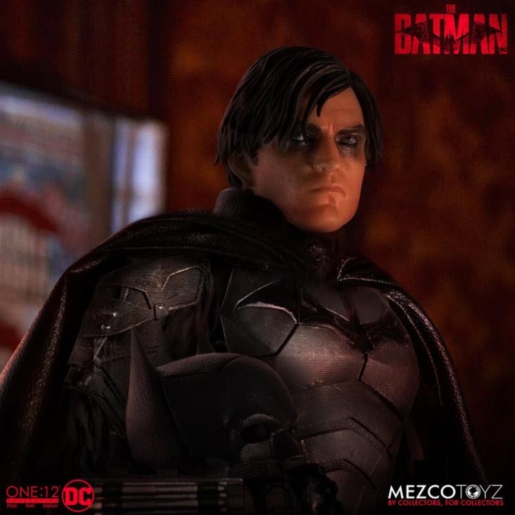 The Batman - Mezco Toyz (Batman) action figure collectible [Barcode 0696198765939] - Main Image 3
