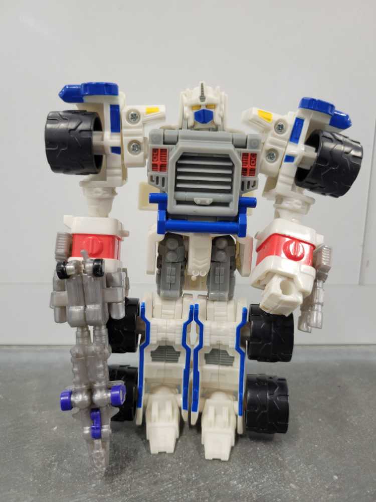 Ultra Magnus with Over Run VS Treadshot And Nightbeat - Hasbro (Universe) action figure collectible - Main Image 2