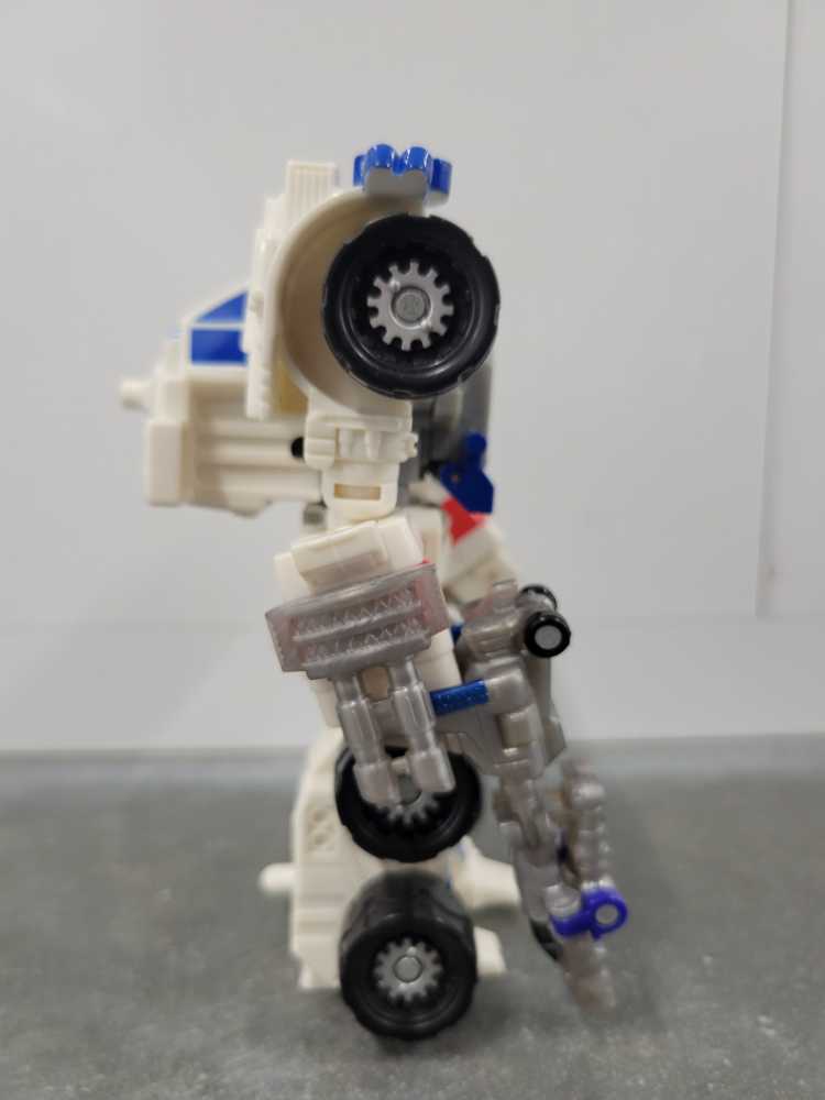 Ultra Magnus with Over Run VS Treadshot And Nightbeat - Hasbro (Universe) action figure collectible - Main Image 3