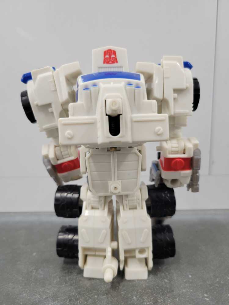 Ultra Magnus with Over Run VS Treadshot And Nightbeat - Hasbro (Universe) action figure collectible - Main Image 4