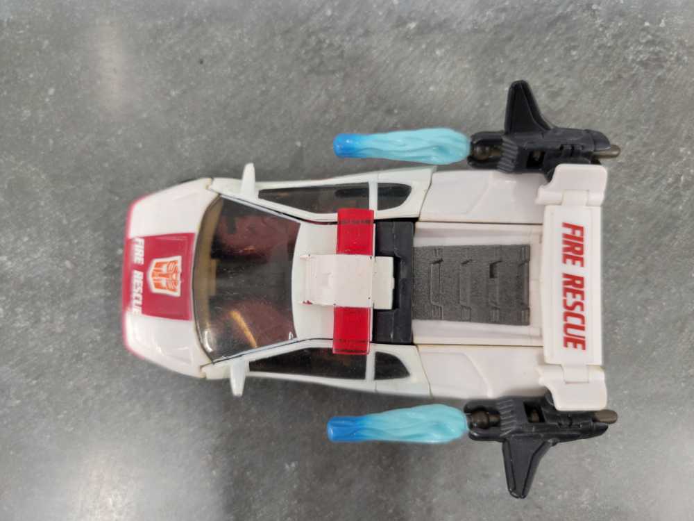 Inferno (Vehicle Mode) - Hasbro (Universe) action figure collectible - Main Image 2