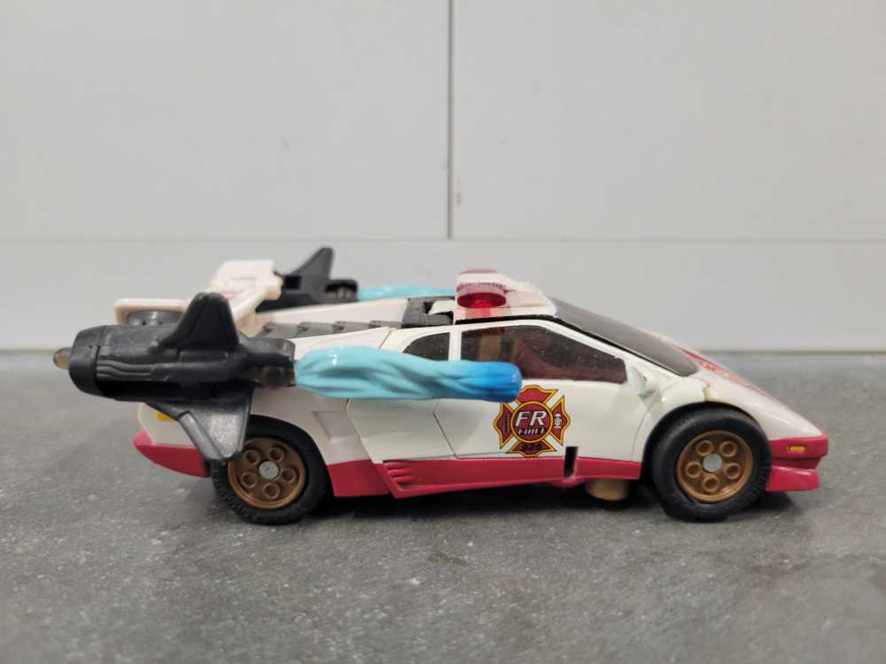 Inferno (Vehicle Mode) - Hasbro (Universe) action figure collectible - Main Image 3