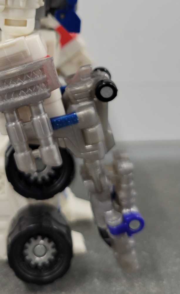 Over Run - Hasbro (Universe) action figure collectible - Main Image 2