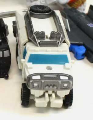 Ratchet Rescue Legends - Hasbro (Movie) action figure collectible - Main Image 3