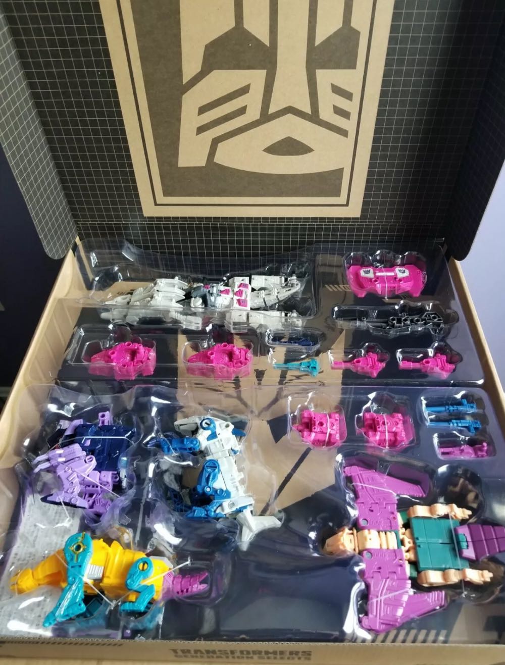 Transformers Generations Selects Abominus Terrorcons 5-pack (TT-GS05) - Takara Tomy (Generations Selects: Takara Tomy) action figure collectible [Barcode 195166141831] - Main Image 4