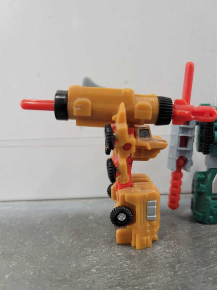 Knock Out 1st With Wreckage and Bonecrusher Land Military Team  - Hasbro (Armada) action figure collectible - Main Image 2