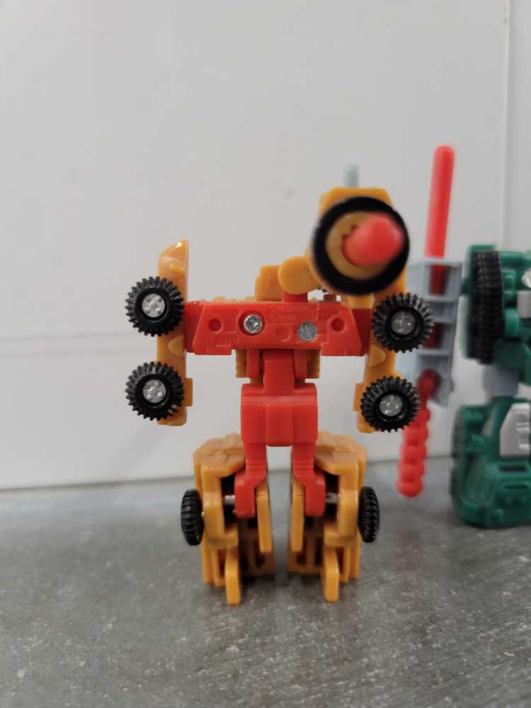 Knock Out 1st With Wreckage and Bonecrusher Land Military Team  - Hasbro (Armada) action figure collectible - Main Image 3