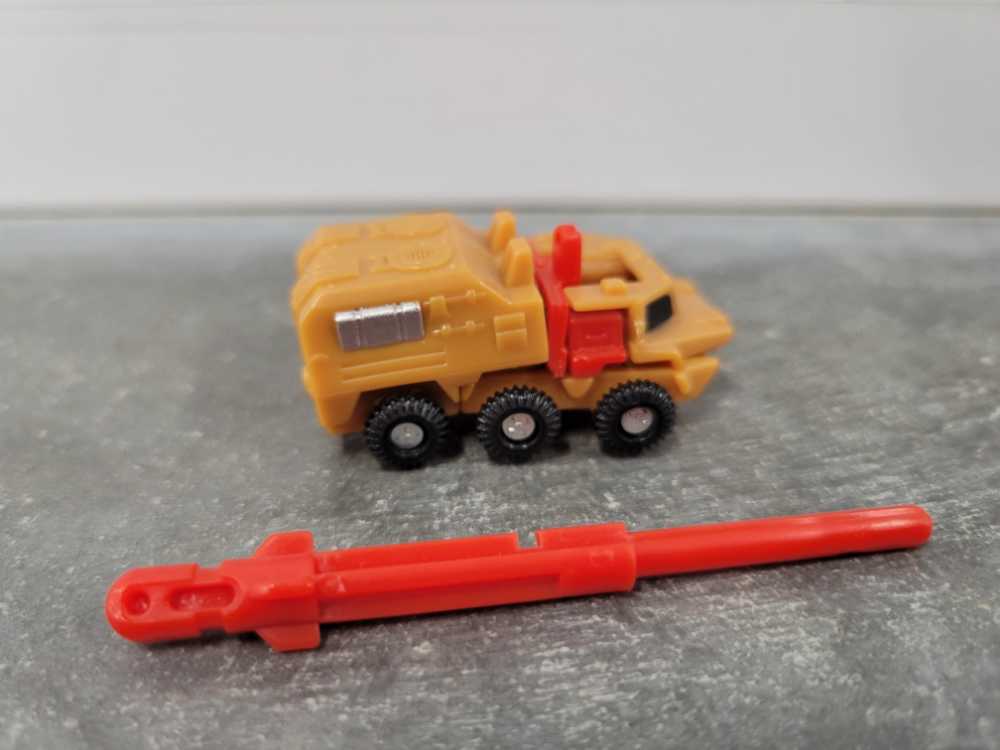 Knock Out 3rd With Bonecrusher And Wreckage (Vehicle Mode) Land Military Team  - Hasbro (Armada) action figure collectible - Main Image 3