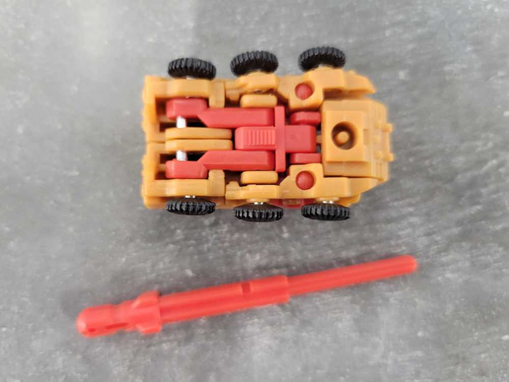 Knock Out 3rd With Bonecrusher And Wreckage (Vehicle Mode) Land Military Team  - Hasbro (Armada) action figure collectible - Main Image 4