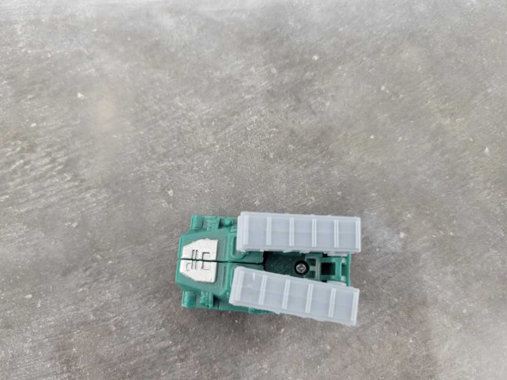 Wreckage 3rd (Vehicle Mode) with Bonecrusher and Knock Out Land Military Team - Hasbro (Armada) action figure collectible - Main Image 2