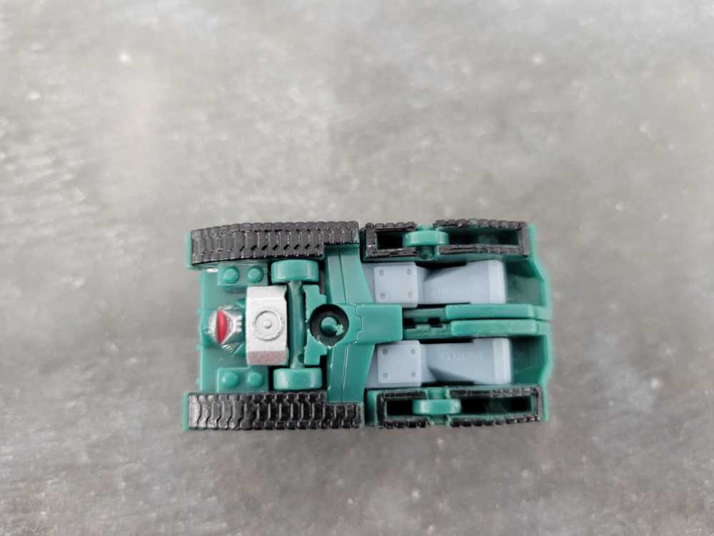 Wreckage 3rd (Vehicle Mode) with Bonecrusher and Knock Out Land Military Team - Hasbro (Armada) action figure collectible - Main Image 4