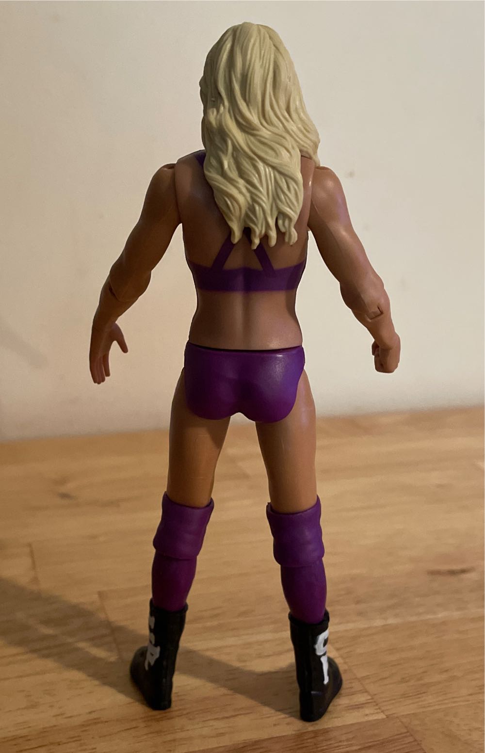 Charlotte Flair - Mattel Wwe (WWE Mattel Basic Championship Showdown Series 7) action figure collectible - Main Image 2