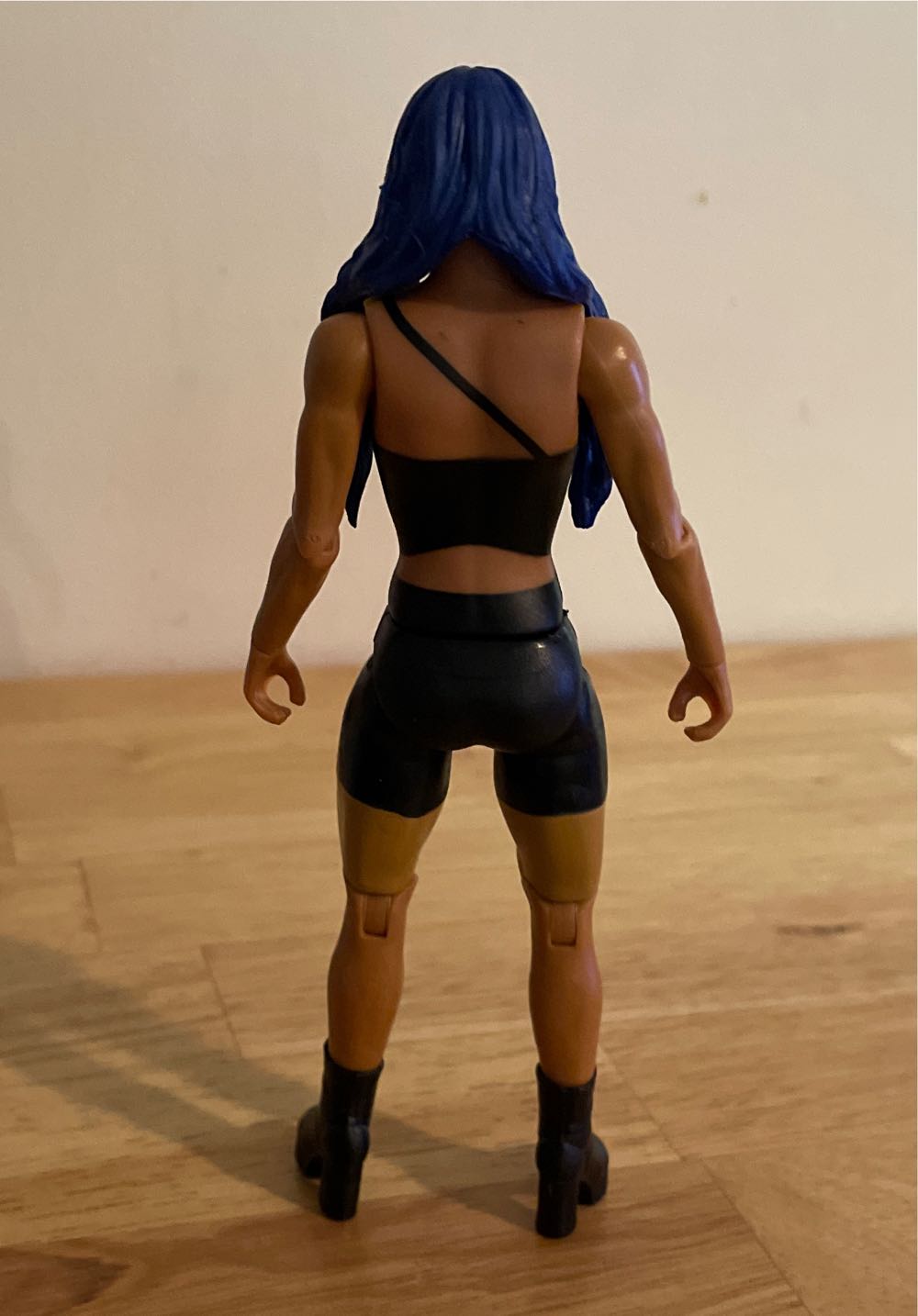 “The Boss” Sasha Banks - Mattel Wwe (WWE Mattel Basic Series 128) action figure collectible - Main Image 2