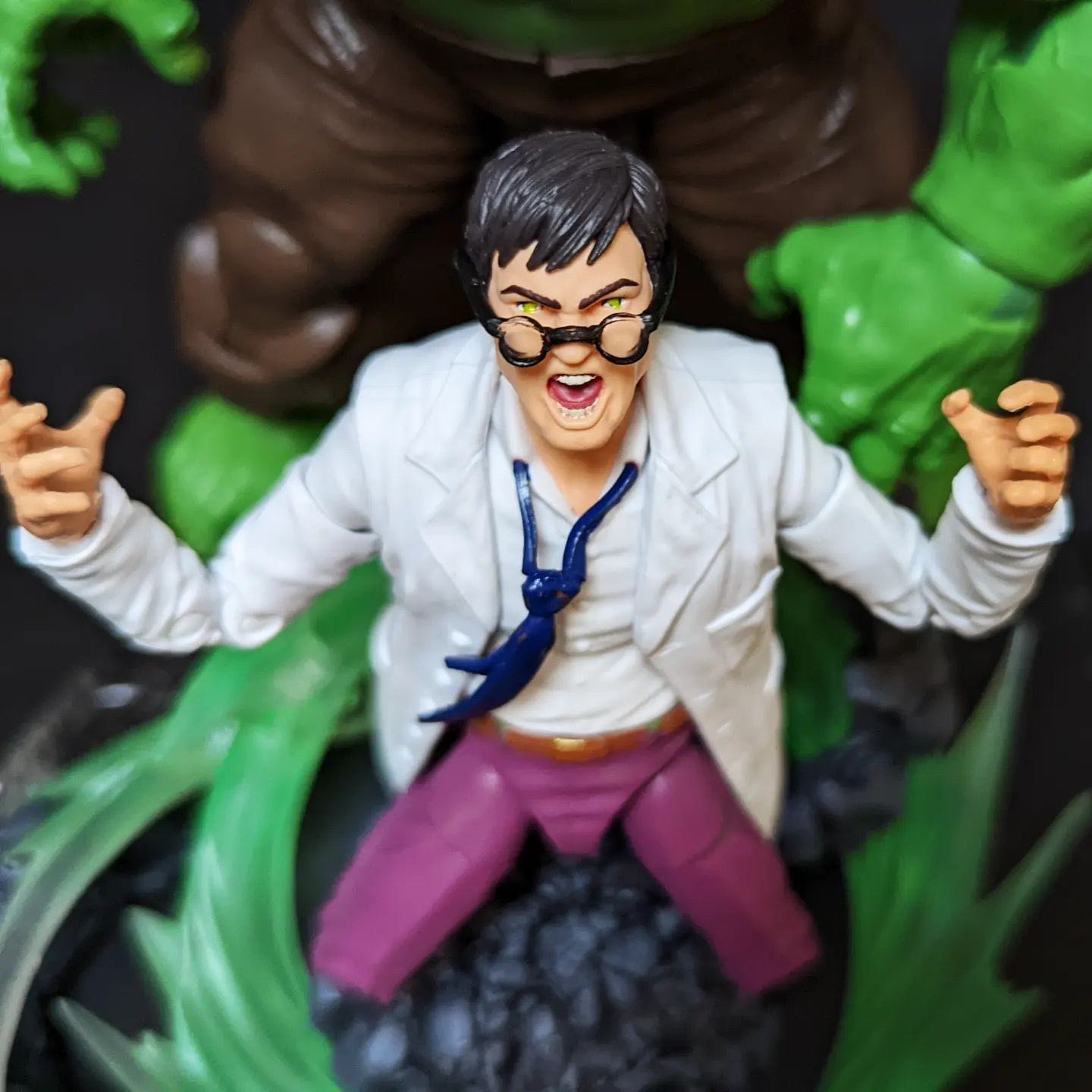 CUSTOM - Bruce Banner - TBD (Marvel Legends) action figure collectible - Main Image 2