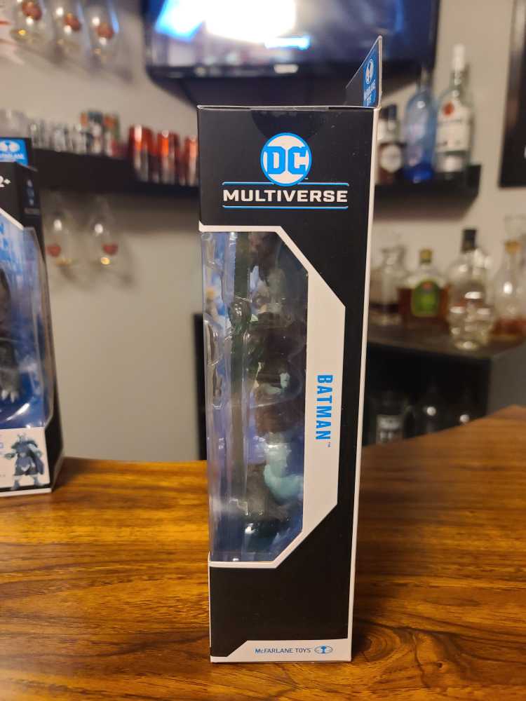McFarlane DC Multiverse The Frost King BAF Batman - McFarlane Toys™ (Comic Book) action figure collectible - Main Image 2