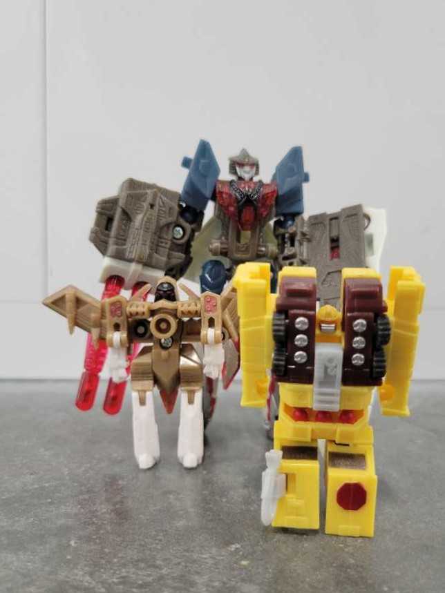 Thunderwing with Fireflight and Firebot - Hasbro (Universe) action figure collectible - Main Image 4