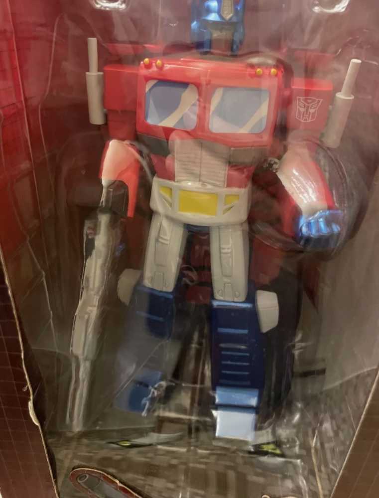 Optimus Prime - Hasbro (Premium Collectibles Studio) action figure collectible - Main Image 2