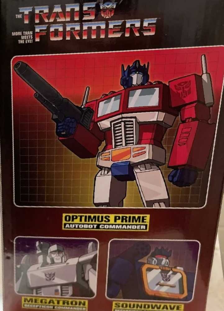 Optimus Prime - Hasbro (Premium Collectibles Studio) action figure collectible - Main Image 3