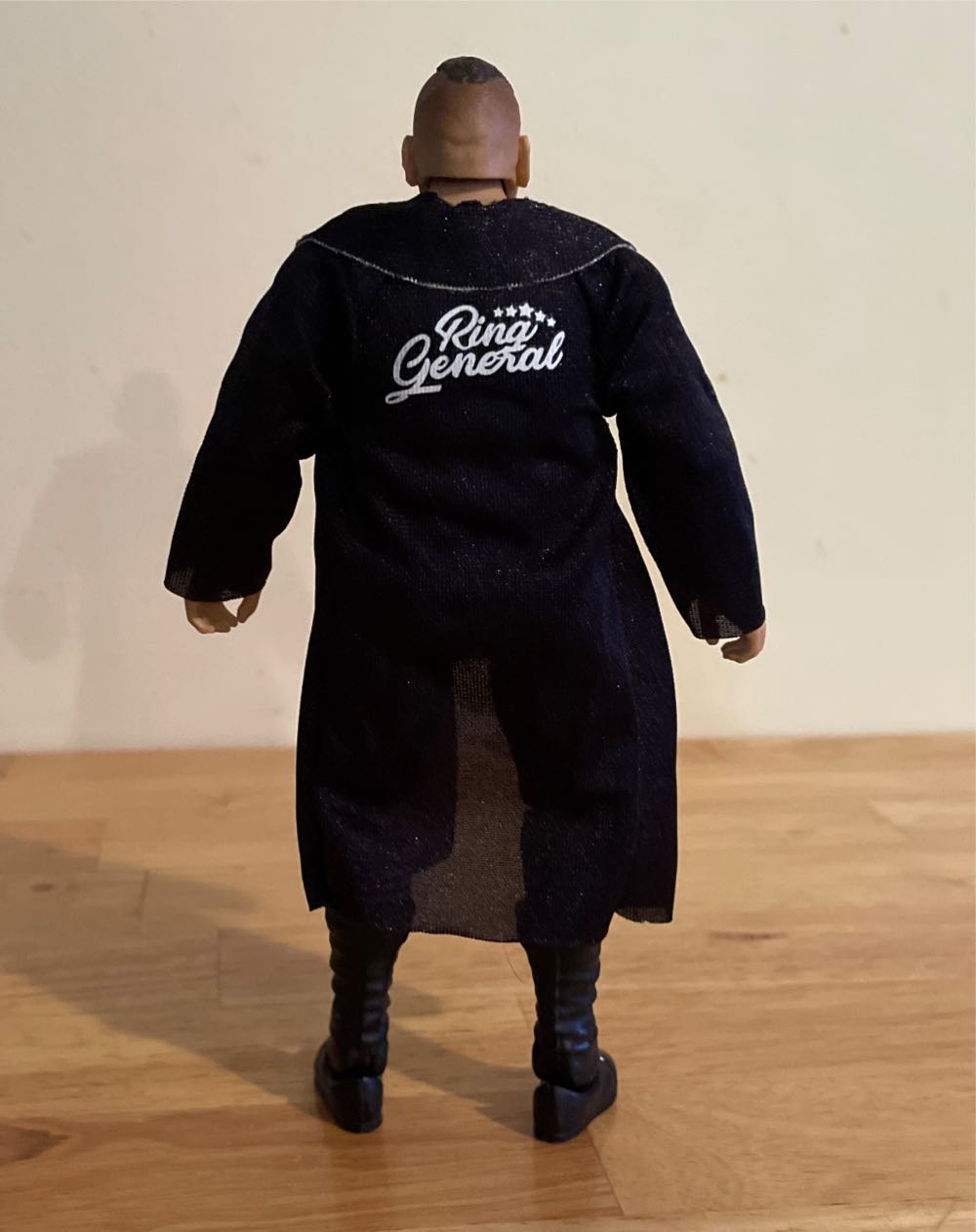 Walter - Mattel Wwe (WWE Mattel Elite Series Ringside Collectibles Exclusive) action figure collectible - Main Image 2