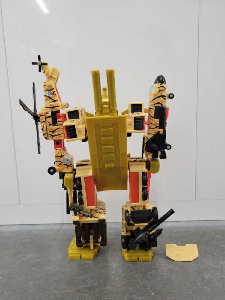 Runination Wal-Mart  - Hasbro (Universe) action figure collectible - Main Image 4