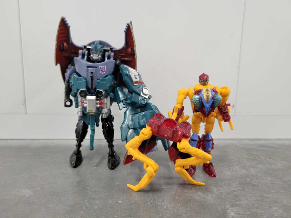 Over Bite With Repugnus  - Hasbro (Universe) action figure collectible - Main Image 4