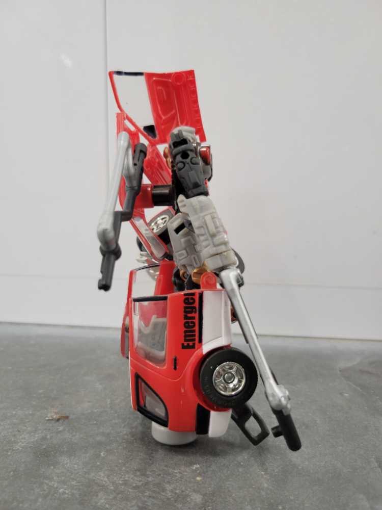 Ratchet 2nd Robot Mode - Hasbro (Universe) action figure collectible - Main Image 3