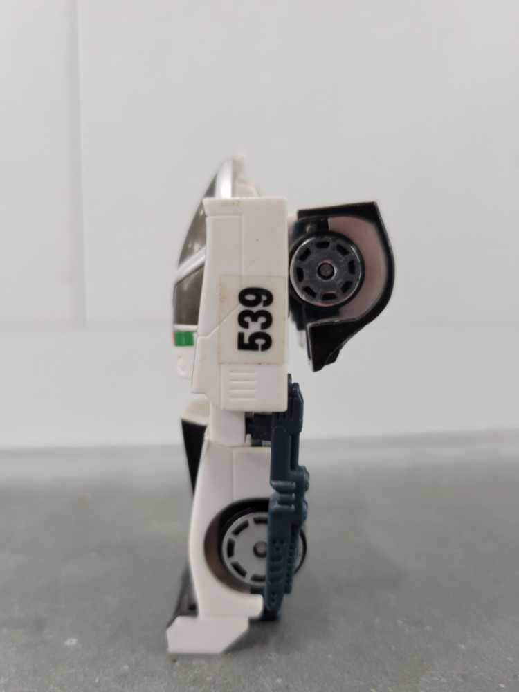 Wheeljack Robot Mode - Hasbro (Universe) action figure collectible - Main Image 2