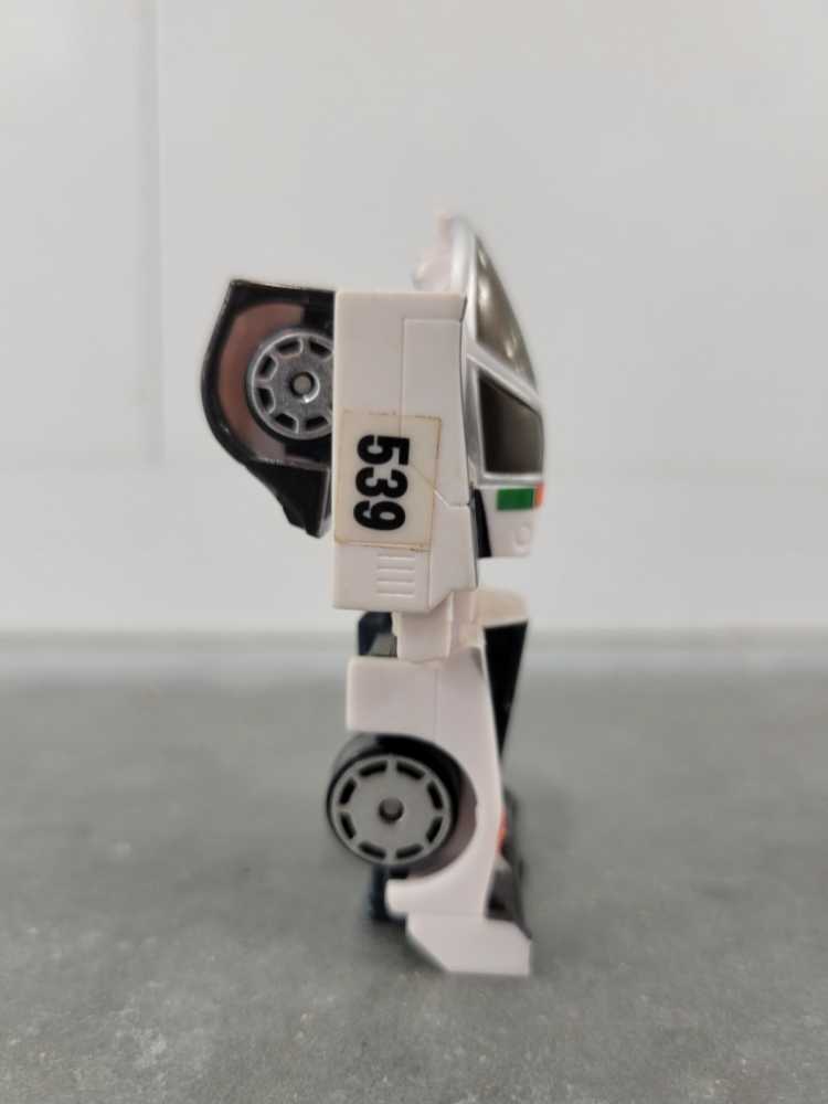 Wheeljack Robot Mode - Hasbro (Universe) action figure collectible - Main Image 4