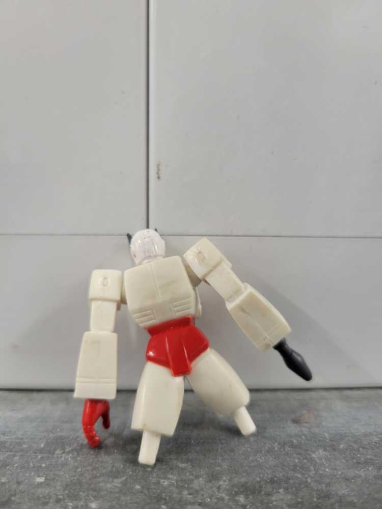 Ratchet - Takara (Heroes Of Cybertron SCF) action figure collectible - Main Image 2