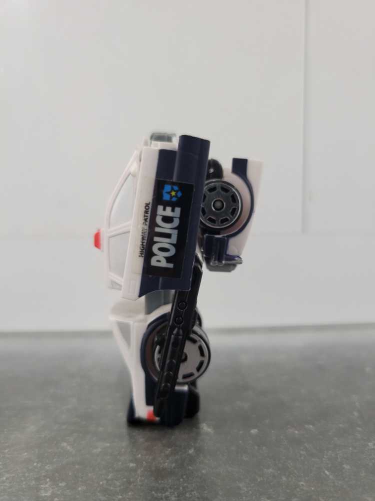 Prowl Spychanger (Robot Mode) - Hasbro (Universe) action figure collectible - Main Image 2