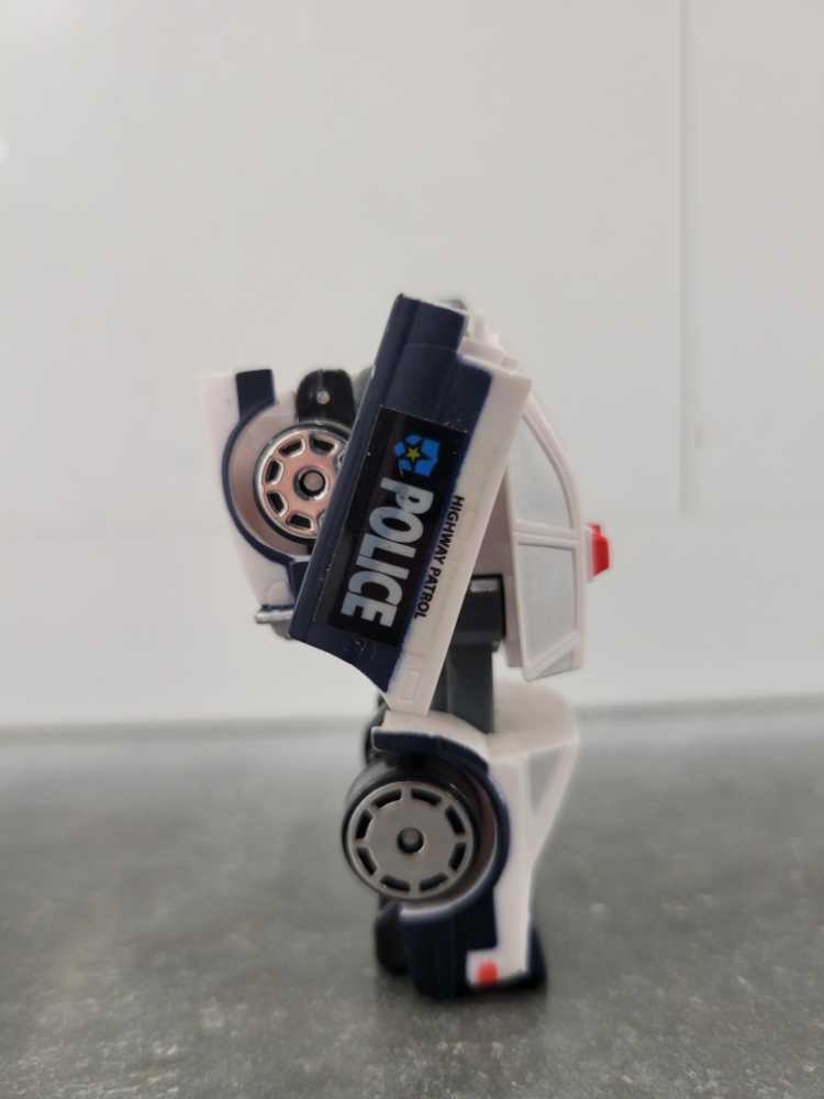 Prowl Spychanger (Robot Mode) - Hasbro (Universe) action figure collectible - Main Image 4